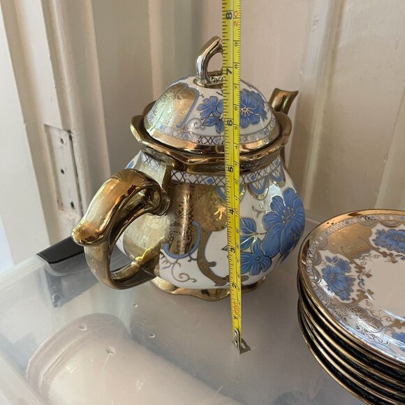 Ornate Gold Blue and White Teapot with 6 Matching Tea Plates - Picture 14 of 16